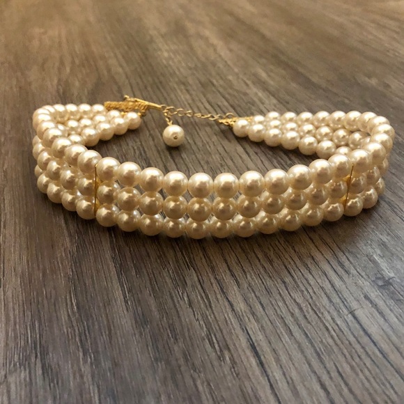 Jewelry - HP 🎉 Vintage Pearl Choker